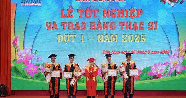 Trường Đại học Cửu Long trao bằng tốt nghiệp cho 157 thạc sĩ