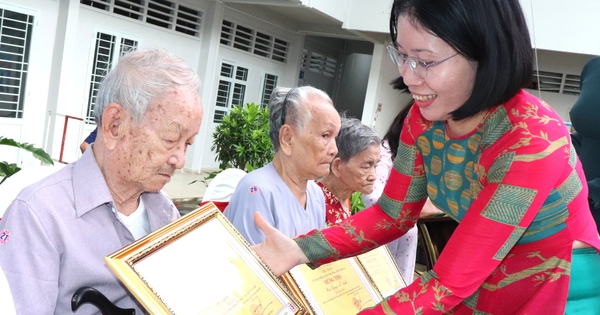 TPHCM: Phường Phú Nhuận chúc thọ hơn 1.000 người cao tuổi