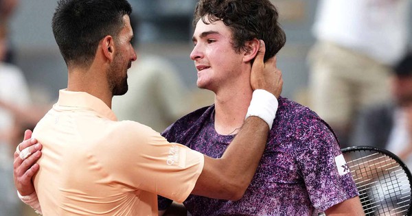 Thua Fonseca tuổi 19, Djokovic chưa hết thời!
