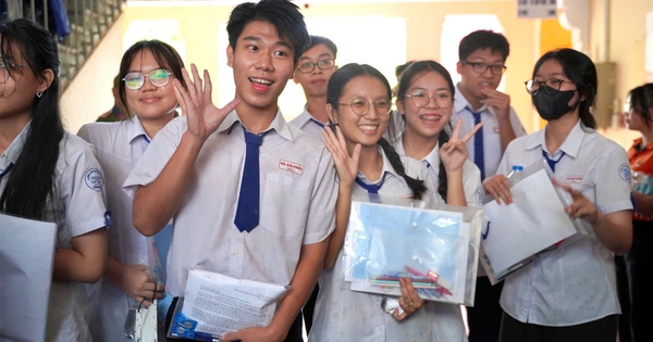 Thí sinh đăng ký thi THPT cao kỷ lục