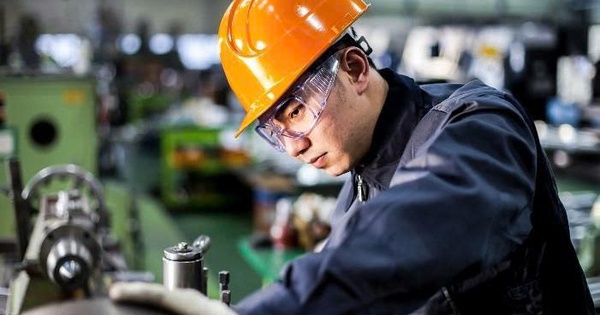 Để người giỏi không rời đi