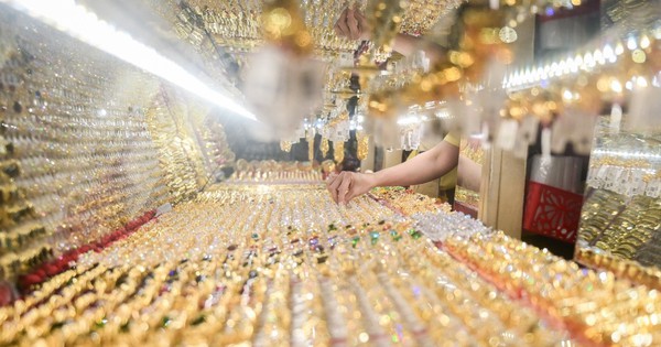 Giá vàng hôm nay 4-5: Vàng trong nước bật tăng sau kỳ nghỉ lễ