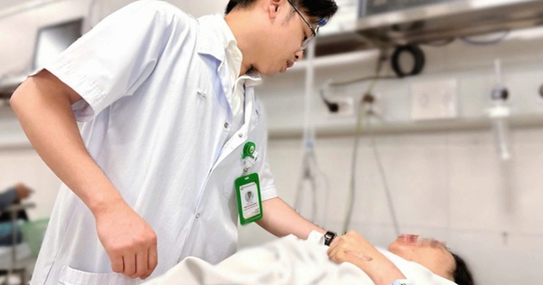Thông tin từ bệnh viện về sức khỏe người phụ nữ sau khi được gần 20 người nâng xe buýt cứu