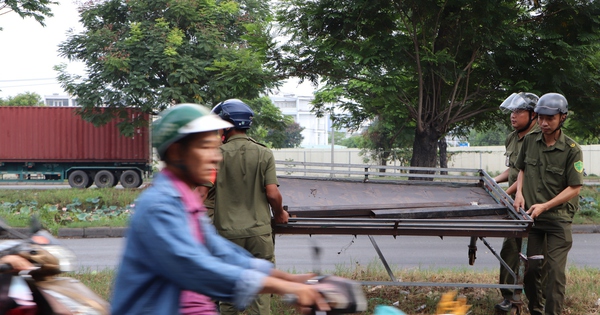 Quyết lập lại trật tự vỉa hè ở cửa ngõ phía Tây TPHCM