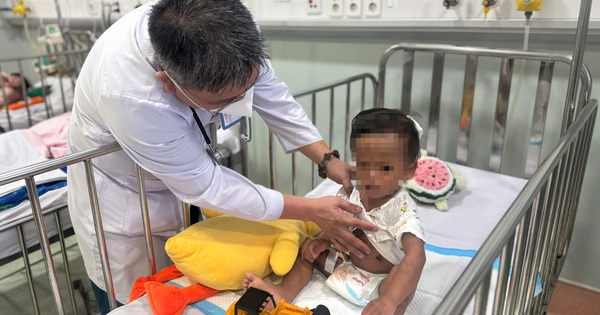 Thông tin mới nhất về sức khỏe bé trai 2 tuổi bị mẹ và người tình bạo hành