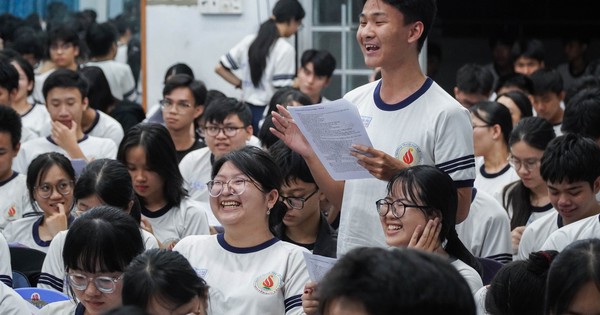 Không khí đặc biệt ở lớp luyện thi miễn phí ở TPHCM