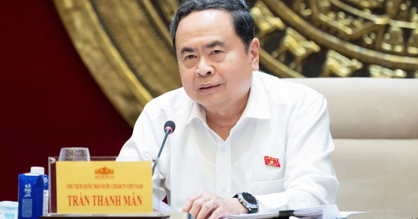 Chủ tịch Quốc hội: Gặp gỡ, đối thoại với dân, doanh nghiệp để xem quy định nào đang gây vướng mắc