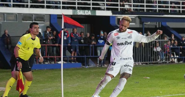 Neymar xuống nước, xin lỗi con trai Robinho