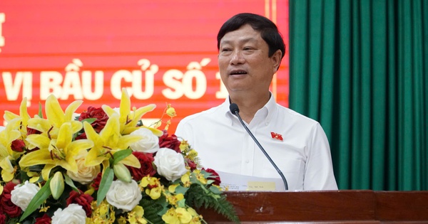 Chủ tịch HĐND TPHCM yêu cầu xử lý ngay tình trạng chờ 3 tháng để rút bảo hiểm xã hội