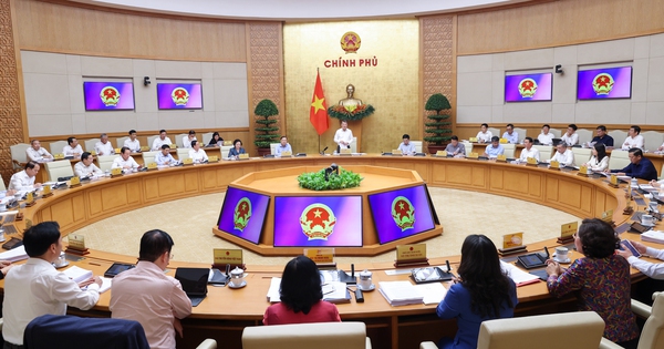 Chính phủ chỉ đạo khẩn trương hoàn thành sắp xếp tổ dân phố, thôn, bản