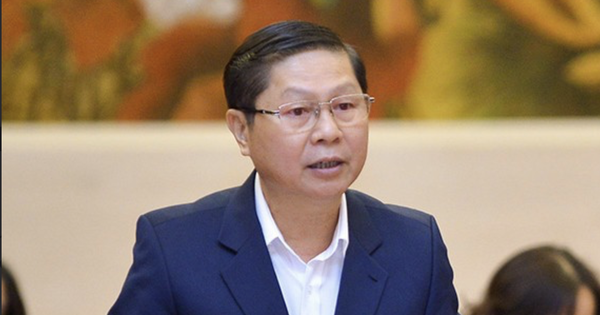 Vì sao cựu thứ trưởng được cấp dưới "biếu" 500 triệu đồng nhưng không bị xử lý hình sự?