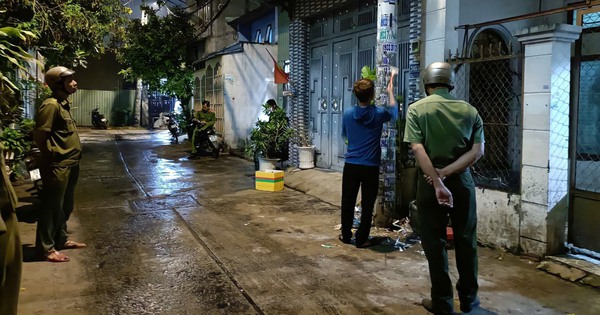 Thanh niên ở TPHCM bị công an bắt quả tang tại trụ điện, phạt hành chính