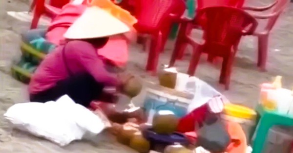 Người phụ nữ gom nước dừa thừa gây hiểu lầm ở khu du lịch