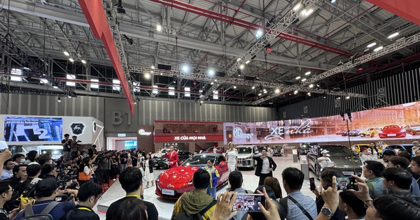 Vietnam Motor Show lại lỡ hẹn với người yêu xe