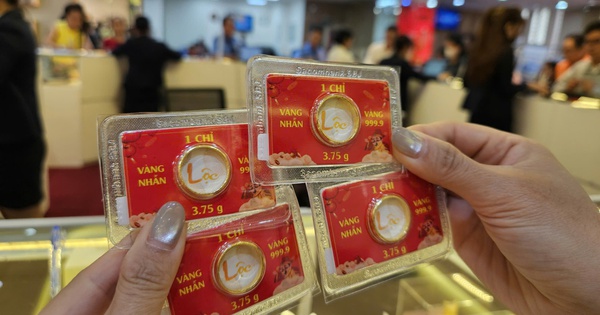 Sáng 8-5, giá vàng miếng SJC cao hơn vàng thế giới tới 17 triệu đồng/lượng