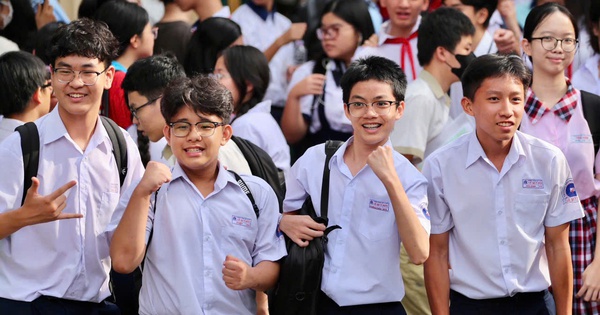 THI VÀO LỚP 10 TẠI TPHCM: Văn giàu cảm xúc, ngoại ngữ không đánh đố