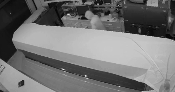 Bắt đối tượng đột nhập tiệm vàng trộm cắp tài sản 