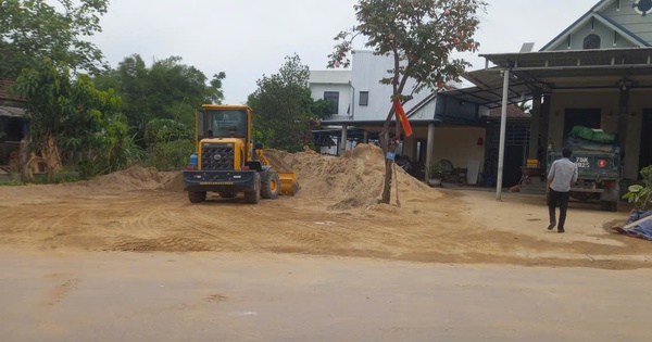 Một phường ở Huế có 20 bãi tập kết cát, sỏi trái phép, sẽ xử lý ra sao?