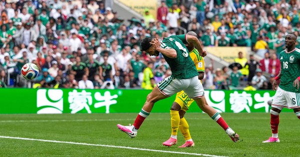 "Mưa thẻ" trận khai mạc World Cup 2026: 3 người bị đuổi, Mex