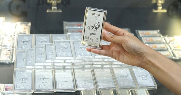 Giá bạc hôm nay, 12-6: Tăng mạnh theo giá vàng, chuyên gia n