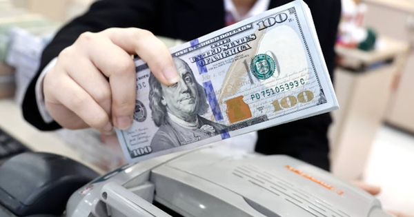 Diễn biến bất ngờ của giá USD trên thị trường tự d