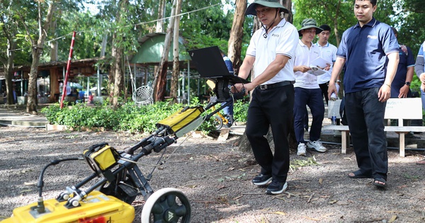 Dùng radar rà từng mét đất để tìm kiếm liệt sĩ chôn tại công viên Lê Thị Riêng