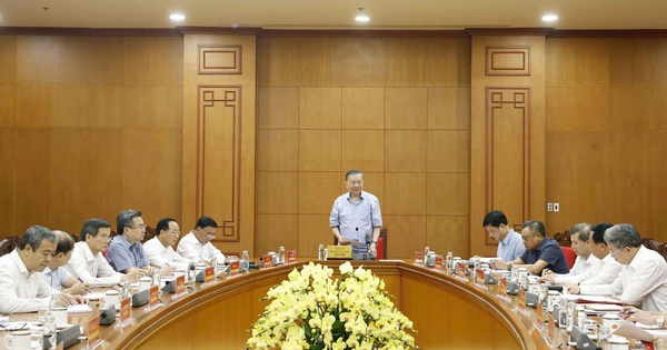 Xây dựng công tác tư tưởng của Đảng hiện đại, chuyên nghiệp