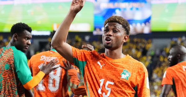 Sao Man United tỏa sáng từ ghế dự bị, Bờ Biển Ngà lần đấu thắng đại diện Nam Mỹ