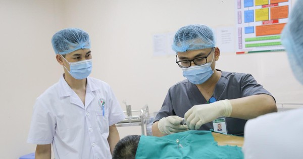 Hà Nội tung loạt ưu đãi mới để giữ chân, thu hút bác sĩ