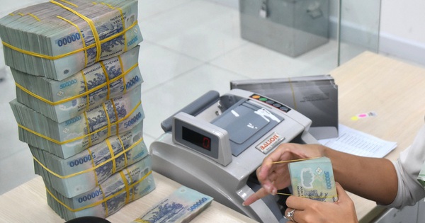 Chấn chỉnh việc tăng lãi suất huy động