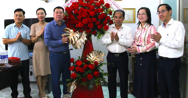 Lãnh đạo Đà Nẵng thăm Báo Người Lao Động nhân ngày 21-6