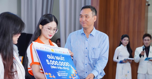 Sinh viên tranh tài hùng biện công dân số