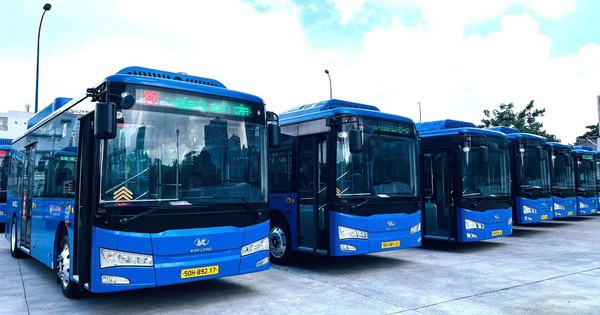 Thêm 2 tuyến xe buýt tại TPHCM chuyển sang điện