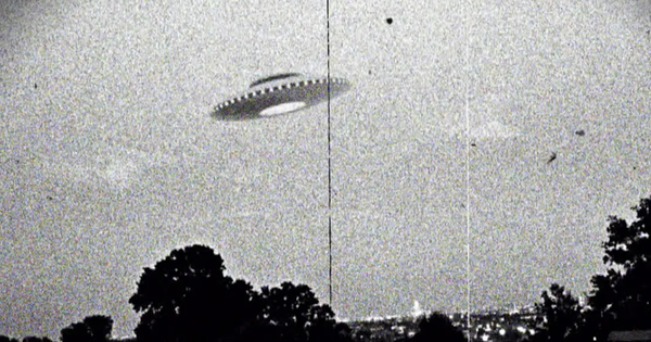 Xôn xao hồ sơ mật UFO của Mỹ: Những vụ chạm trán "nổi da gà"