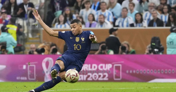 Mbappe - từ thần đồng Bondy đến chân sút vĩ đại nhất “Les Bleus”
