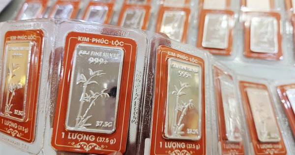 Giá bạc hôm nay 18-6: Diễn biến chóng mặt