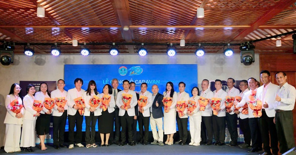 Hơn 2 tỉ đồng nối tiếp hành trình nhân ái cùng Caravan "Trở về tuổi thơ tôi"