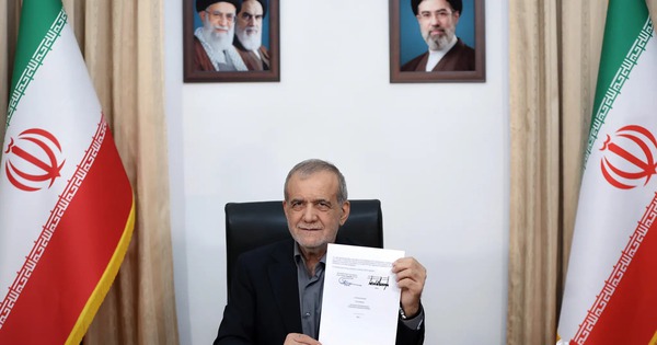NÓNG: Iran lại tuyên bố đóng eo biển Hormuz
