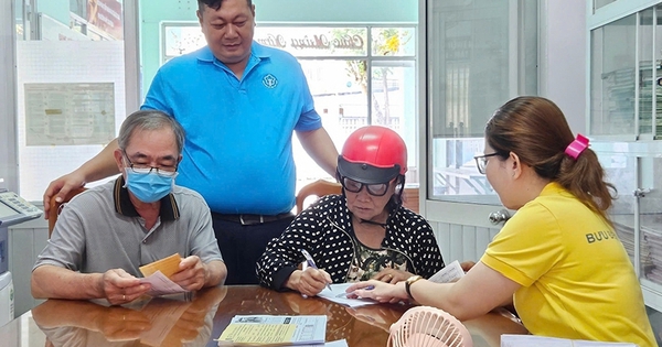 Hàng triệu người nhận lương hưu, trợ cấp BHXH tháng 6