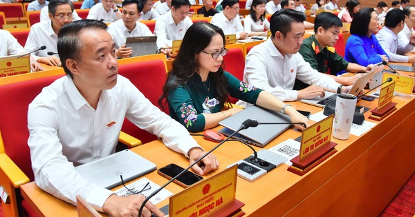 Bí thư chi bộ, trưởng thôn/tổ trưởng dân phố ở Hà Nội hưởng phụ cấp tới 2,8 lần mức lương cơ sở