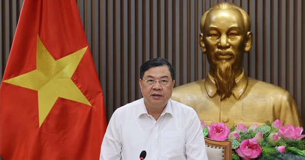 Phó Thủ tướng Thường trực: Minh bạch thông tin về xăng E10, đảm bảo quyền lợi người tiêu dùng