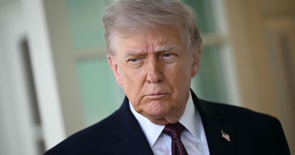 Ông Donald Trump chê đàm phán với Iran “nhàm chán”, liên lạc ngay với Israel