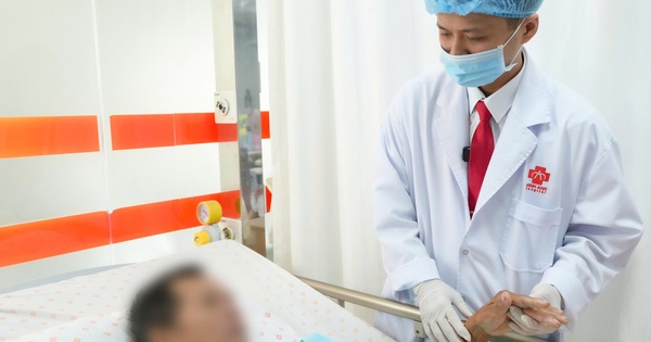 Căn bệnh khiến người đàn ông đang mổ nội soi phải chuyển khẩn sang mổ mở
