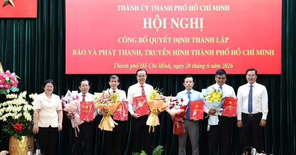 Bước ngoặt lịch sử của báo chí TP HCM