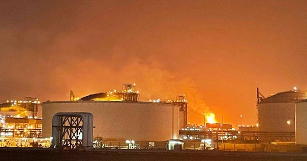 Siêu tổ hợp khí đốt của Qatar phát nổ dữ dội, cháy rực trong đêm