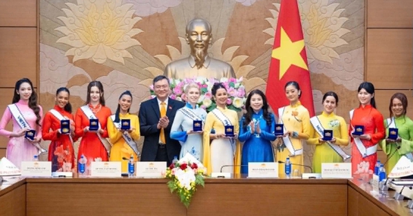Dàn mỹ nhân quốc tế tìm hiểu di sản văn hóa Việt Nam