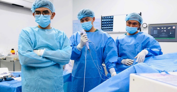 Tán sỏi thận bằng ống soi mềm giúp cụ bà 72 tuổi hồi phục thần kỳ