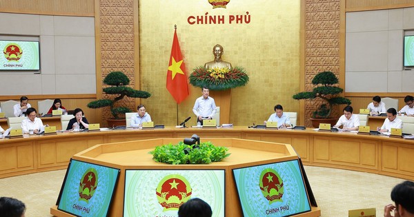 Hoàn thiện thể chế, tạo động lực phát triển kinh tế - xã hội
