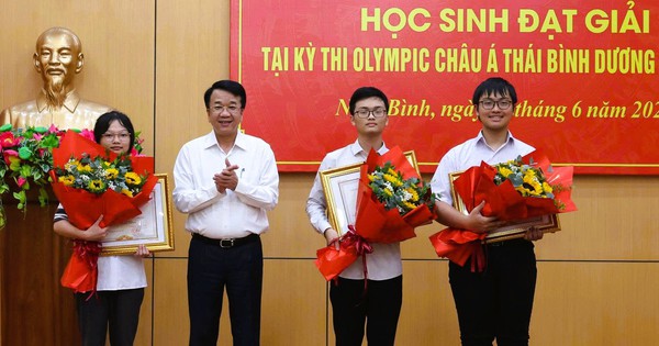 Khen thưởng học sinh đoạt giải Kỳ thi Olympic Châu Á - Thái Bình Dương