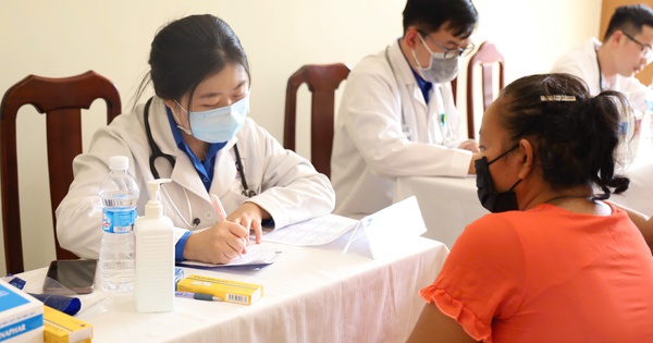 Người dân tại xã, phường an toàn khu cần làm gì để nhận được thẻ BHYT miễn phí?
